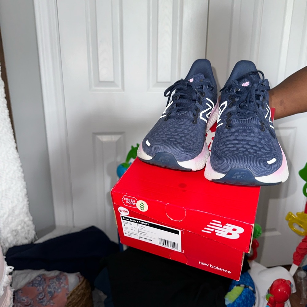 new balance 1080v 12 size 9 W.